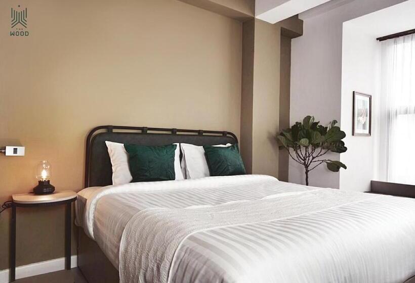 高级大房间, The Wood