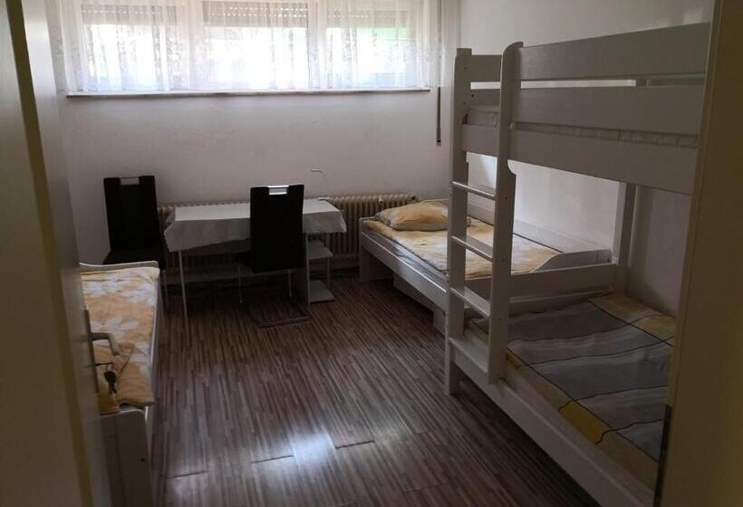 エコノミー４人部屋, 3 Monteurzimmer Als Wohngemeinschaft Zur Selbstversorgung