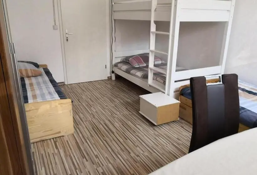 エコノミー４人部屋, 3 Monteurzimmer Als Wohngemeinschaft Zur Selbstversorgung