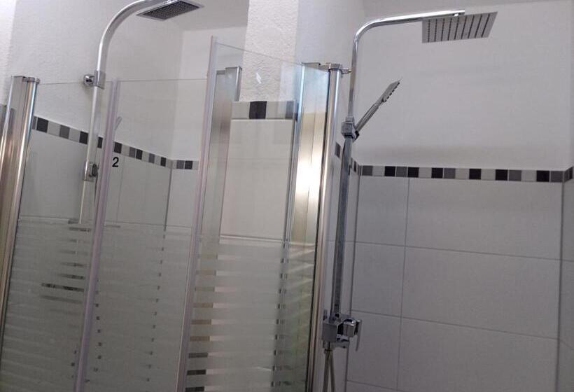 エコノミー４人部屋, 3 Monteurzimmer Als Wohngemeinschaft Zur Selbstversorgung