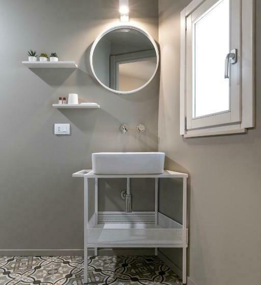 高级大房间, Moronero