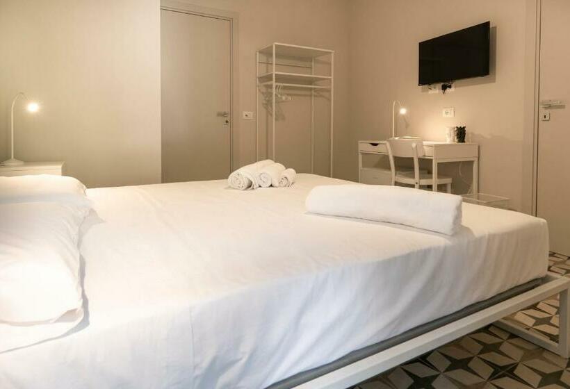 标准间带阳台, Moronero