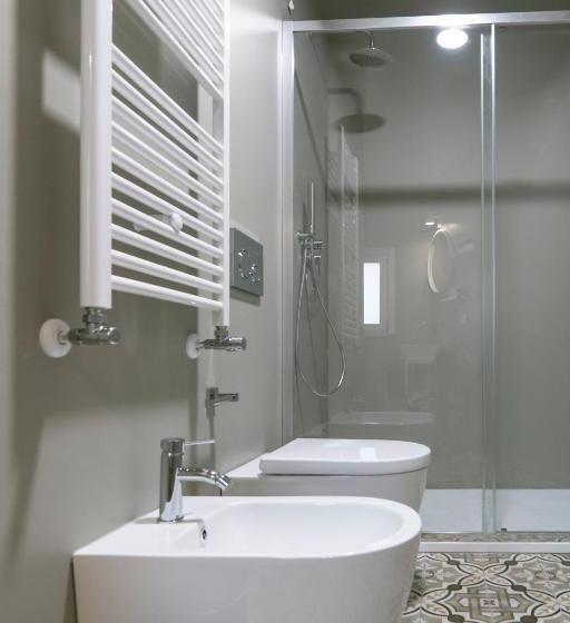 高级大房间, Moronero