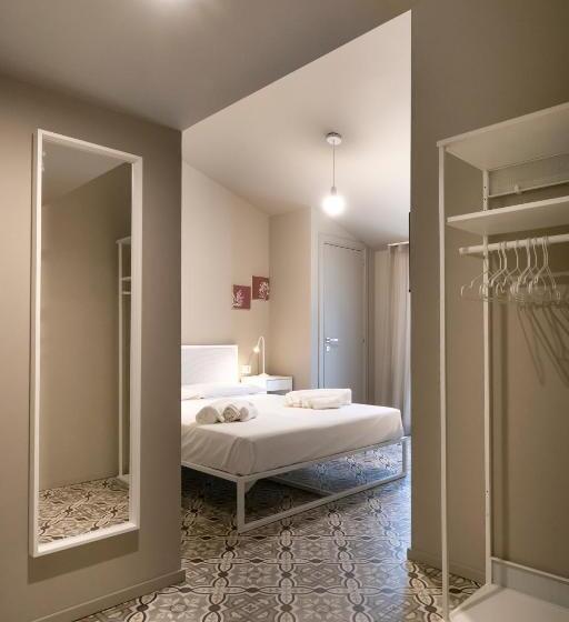 高级大房间, Moronero