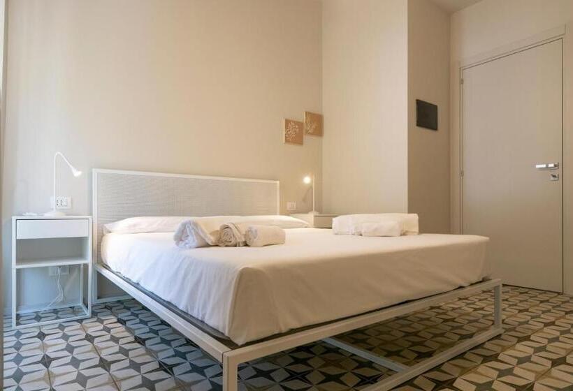 标准间带阳台, Moronero