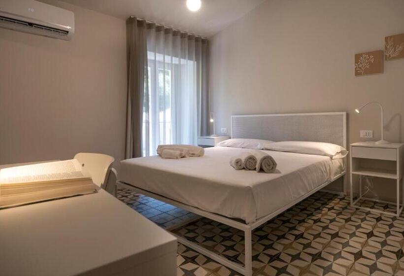 标准间带阳台, Moronero