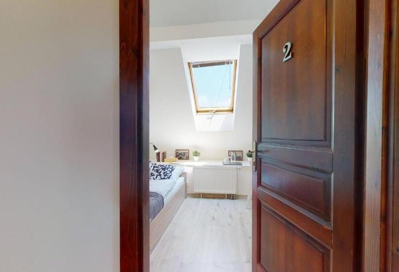 标准单人间, Pribina Penzión