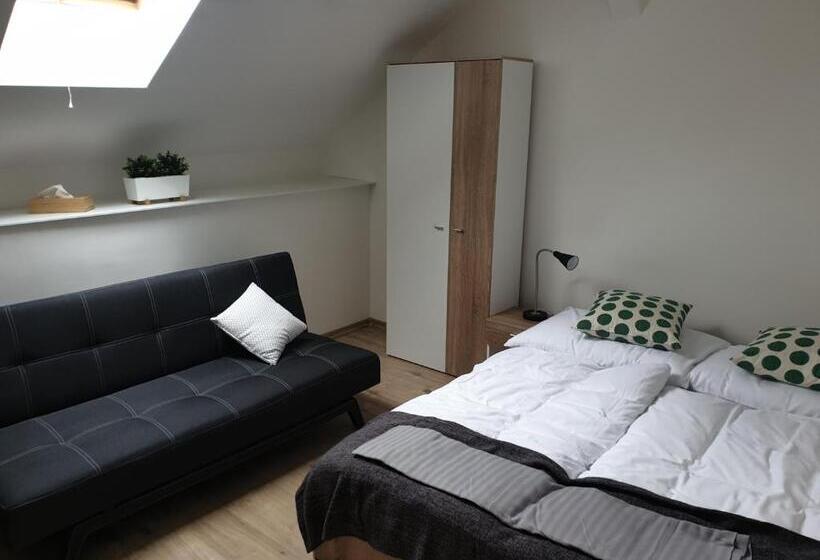 家庭间, Pribina Penzión