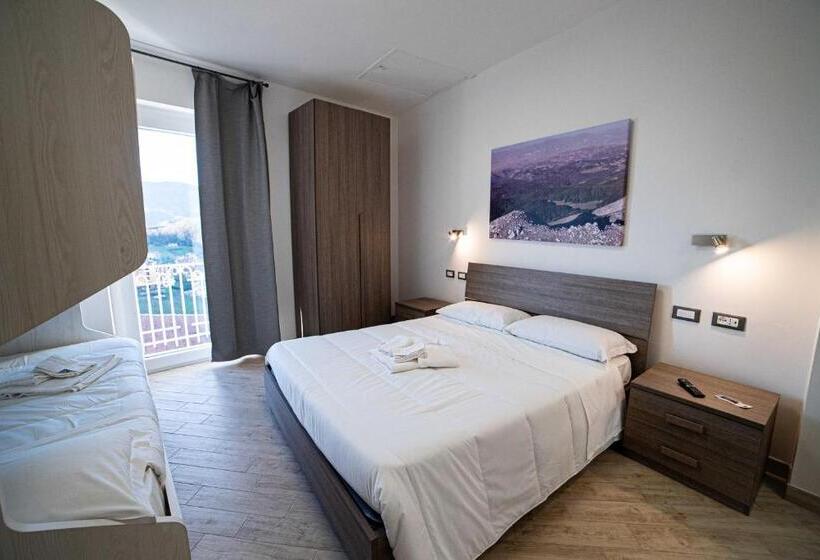 غرفة قياسية رباعية, Residenza Scaringelo