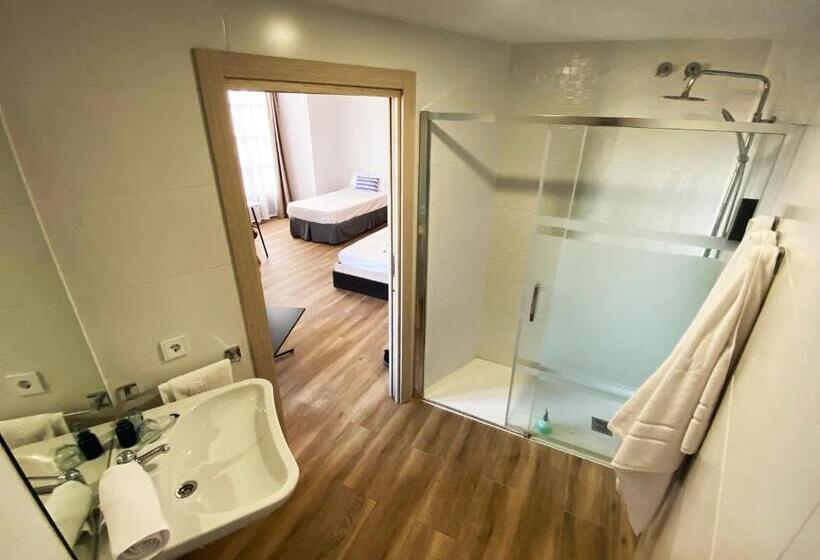 اتاق خانوادگی, Casa Vargas Figueroa Restaurante Casa Del Sol