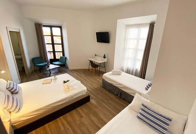 اتاق خانوادگی, Casa Vargas Figueroa Restaurante Casa Del Sol