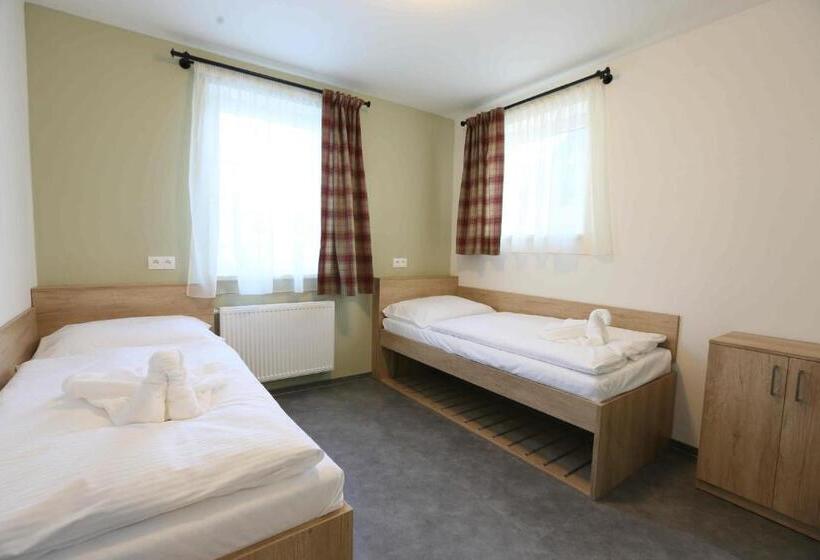 דירת שני חדרים, Apartmány Aura