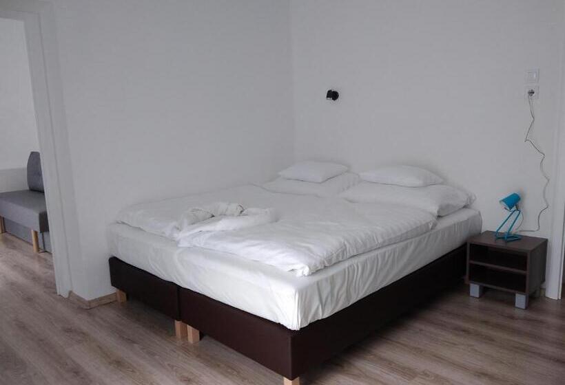 Семейный Номер, Diana Panzió