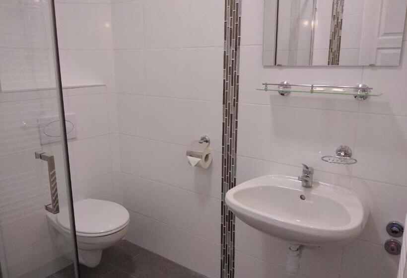 Семейный Номер, Diana Panzió