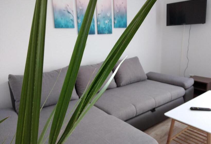 Апартаменты 1 Спальня Вид на Сад, Diana Panzió