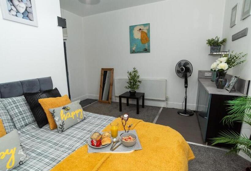 1间卧室的房子, Bentley House With En Suites