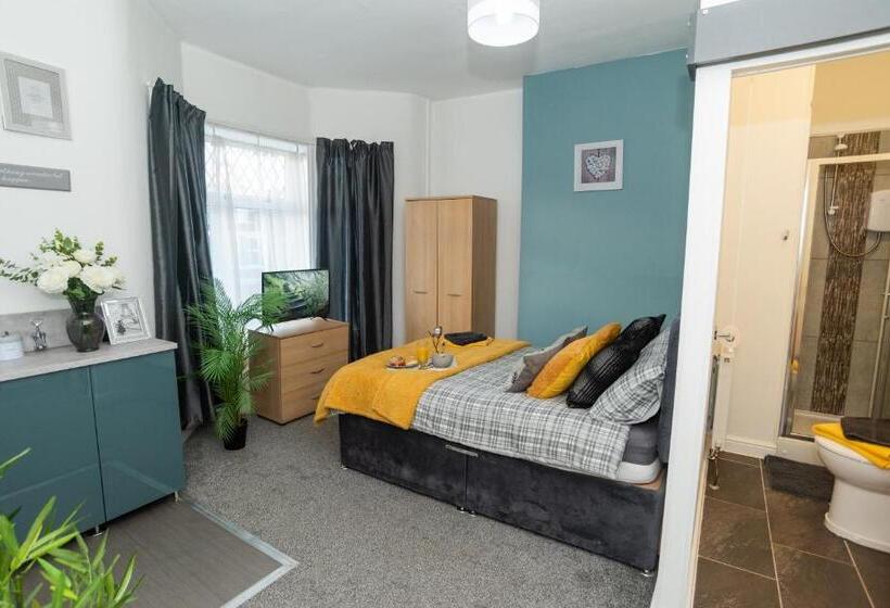 1间卧室的房子, Bentley House With En Suites