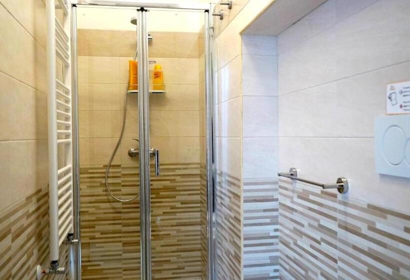 Pokój Standard z Balkonem, La Lanterna Sul Comò