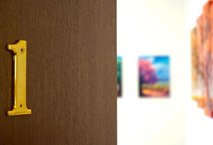 Pokój Trzyosobowy Standard z Balkonem, La Lanterna Sul Comò