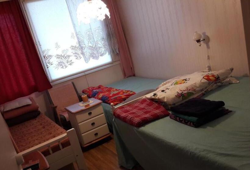 تختخواب در اتاق مشترک, Nipu  Beside City Center, Bus And Train Station