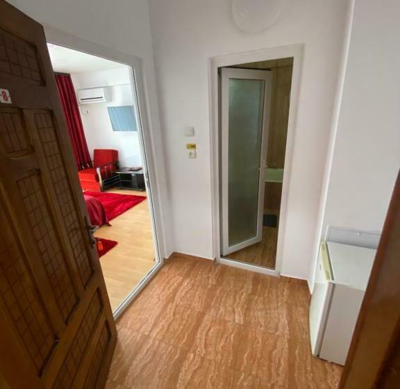 高级大房间, Oriana