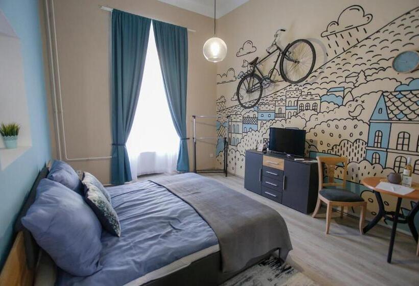 Студия Стандарт, Uránia Apartmanház