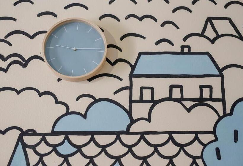 استودیوی استاندارد, Uránia Apartmanház