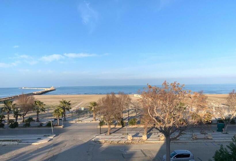 اتاق لوکس با چشم‌انداز دریا, B&b Dimora Vistamare