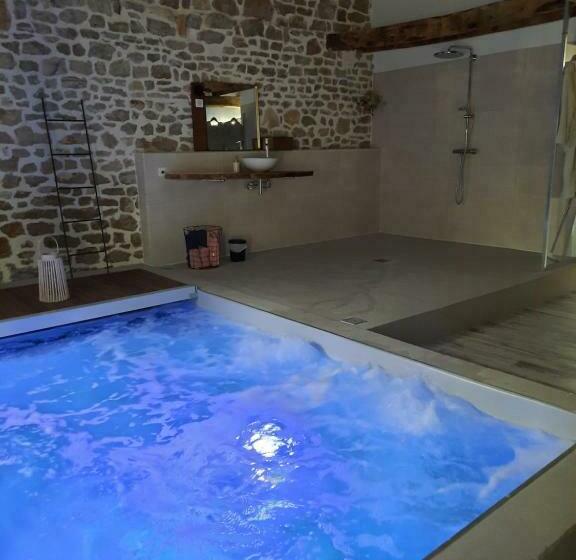 Люкс с Бассейном, Les Hauts De Bagadou