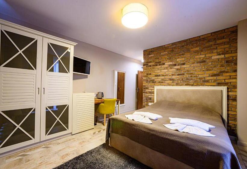 디럭스 룸, Antique Boutique