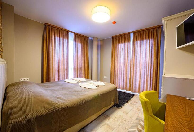 디럭스 룸, Antique Boutique