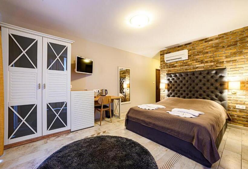 디럭스 룸, Antique Boutique