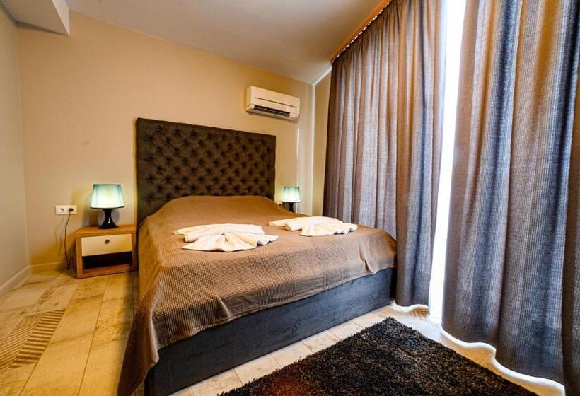 디럭스 룸, Antique Boutique