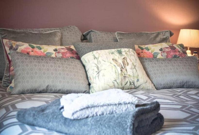 ２ベッドルームハウス, Rocking Chair Farmhouse