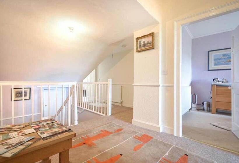 ２ベッドルームハウス, Rocking Chair Farmhouse