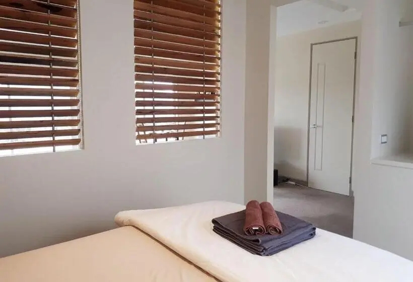 デラックススイート, Couples Retreat With Mountain View Near Hobart