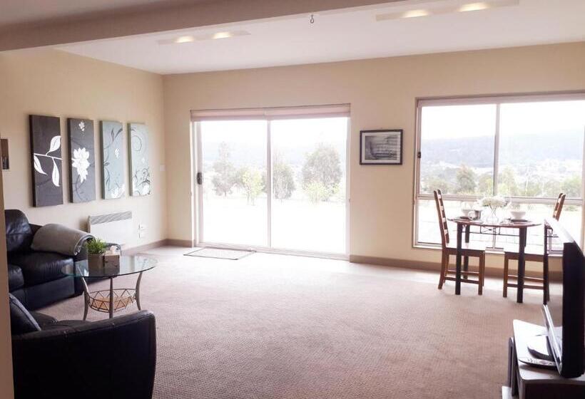 جناح ديلوكس, Couples Retreat With Mountain View Near Hobart