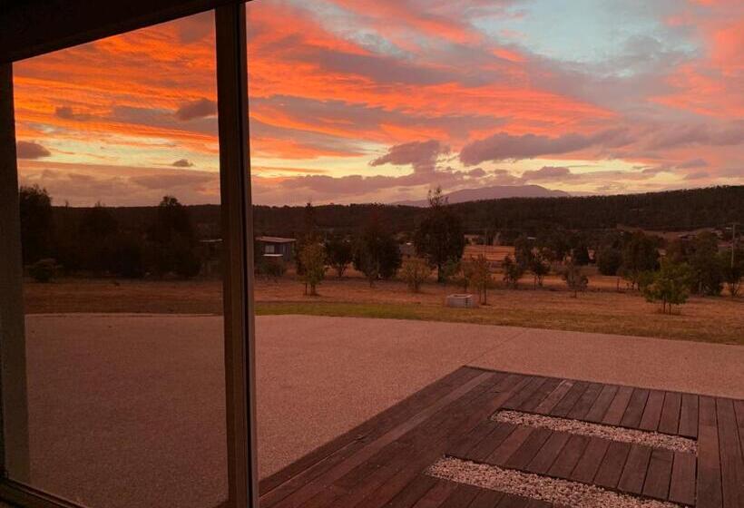 جناح ديلوكس, Couples Retreat With Mountain View Near Hobart