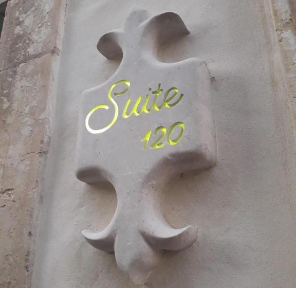 バルコニー付きスタンダードステューディオ, Suite 120