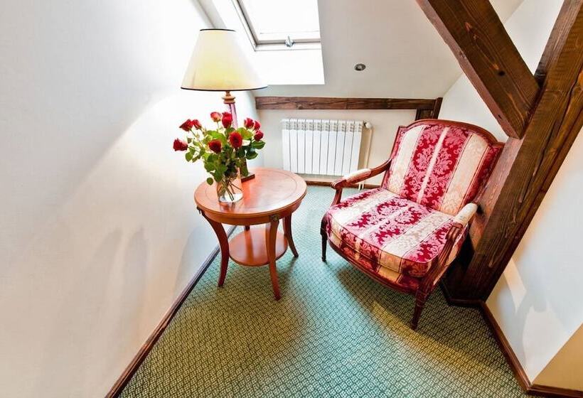 标准单人间, Miodosytnia Apart