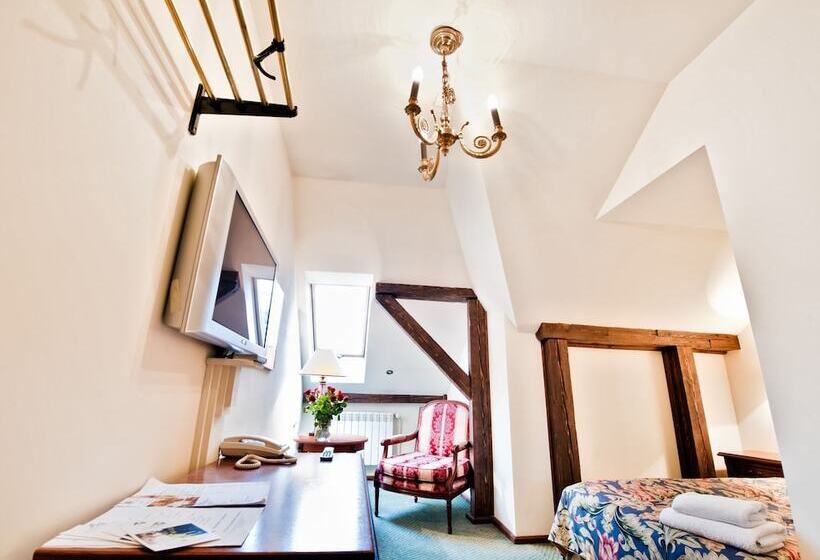 标准单人间, Miodosytnia Apart