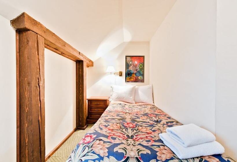 标准单人间, Miodosytnia Apart