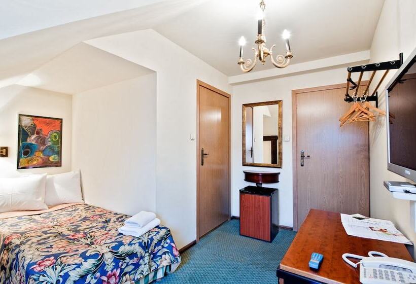 标准单人间, Miodosytnia Apart