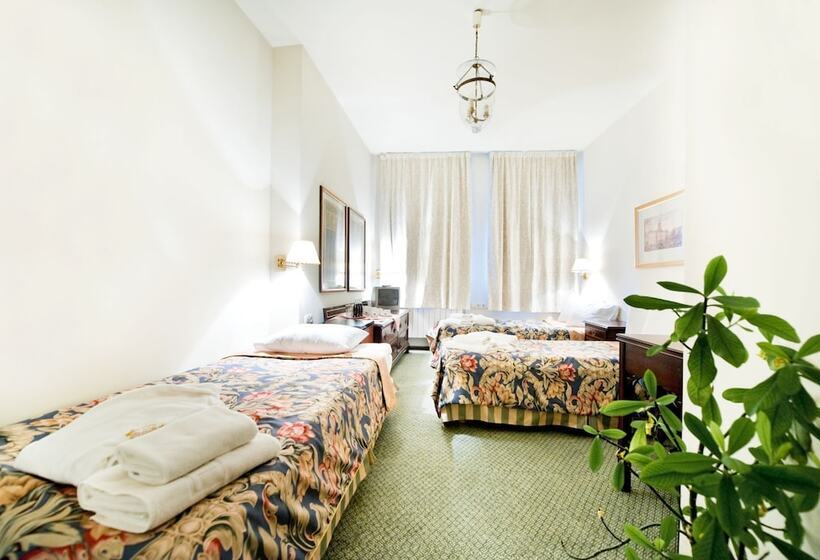 标准三人间, Miodosytnia Apart