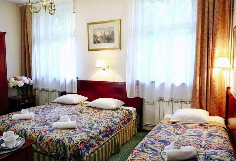 标准三人间, Miodosytnia Apart