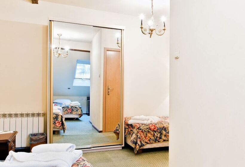 四人标准间, Miodosytnia Apart