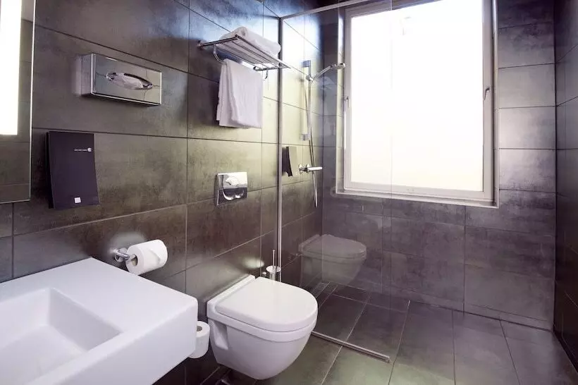 اتاق لوکس, Home Hotel Folketeateret