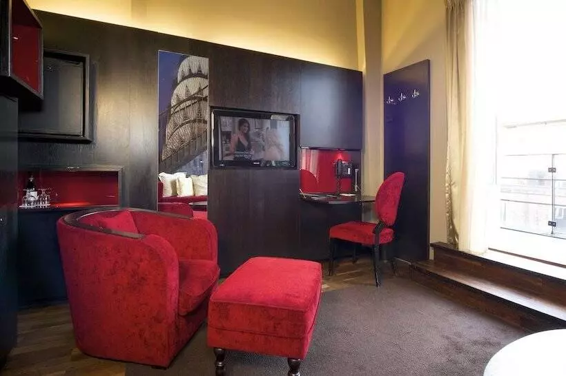 سوییت, Home Hotel Folketeateret