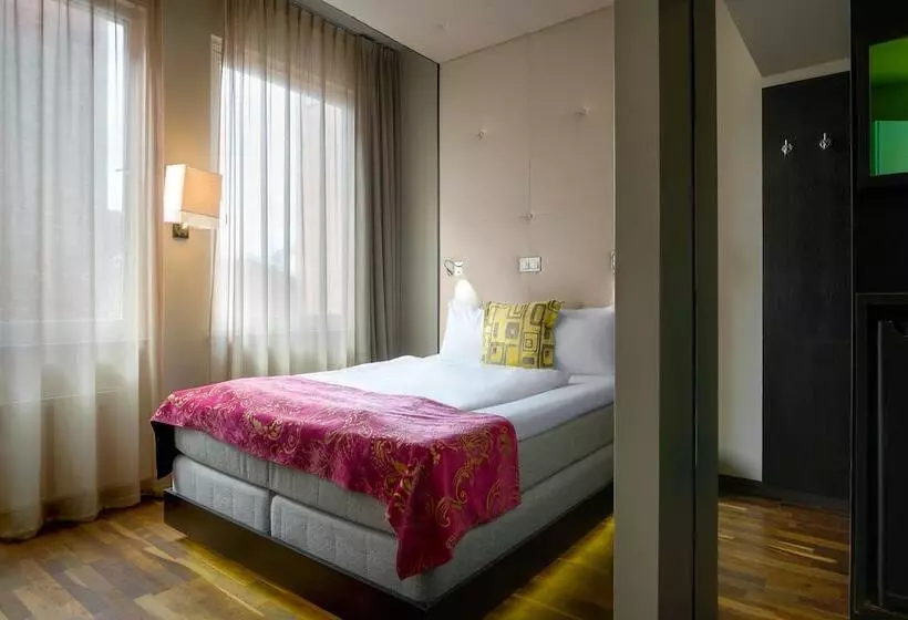 اتاق استاندارد یک نفره, Home Hotel Folketeateret