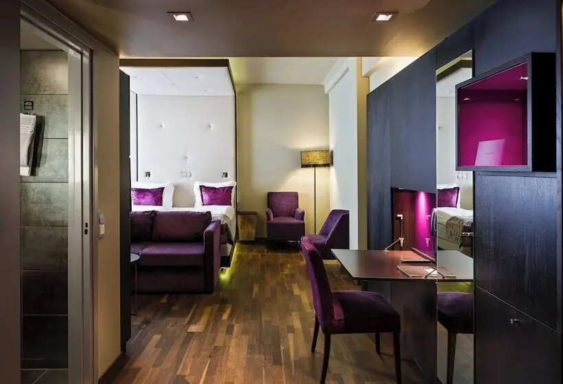 اتاق سوپریور, Home Hotel Folketeateret